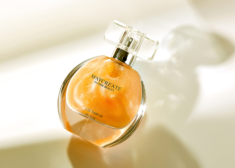 產(chǎn)香水后起直追?香水品類里能誕生一個完美日記嗎? 產(chǎn)香水后起直追?香水品類里能誕生一個完美日記嗎?